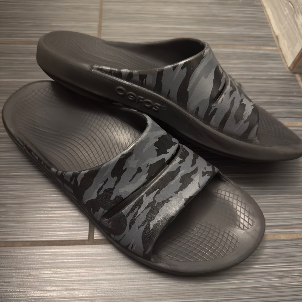 Oofos MEN'S OOAHH SPORT SLIDE SANDAL - BLACK CAMO sz 13